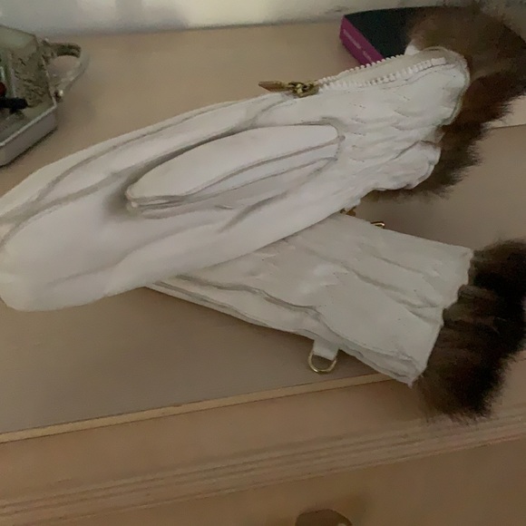 Restelli white leather mittens with fur. - Picture 2 of 3
